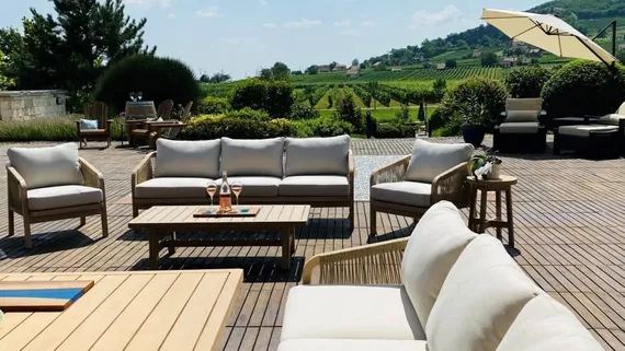 Комплект уличной мебели Ravona из массива акации, 3-местный диван, 2 кресла, столик