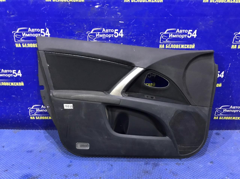 Обшивка двери TOYOTA AVENSIS 2012-2015