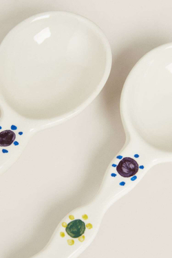 ZARA HOME НАБОР ЛОЖЕК С КОНТРАСТНЫМ УЗОРОМ, ЭКРЮ