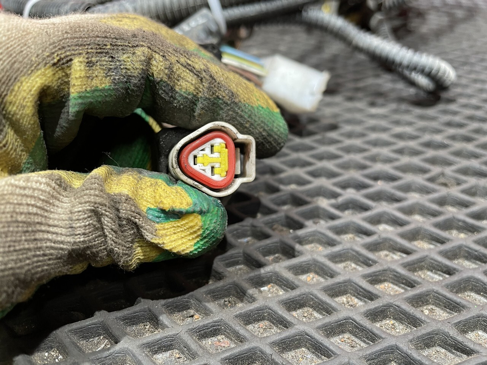 Проводка фары левой