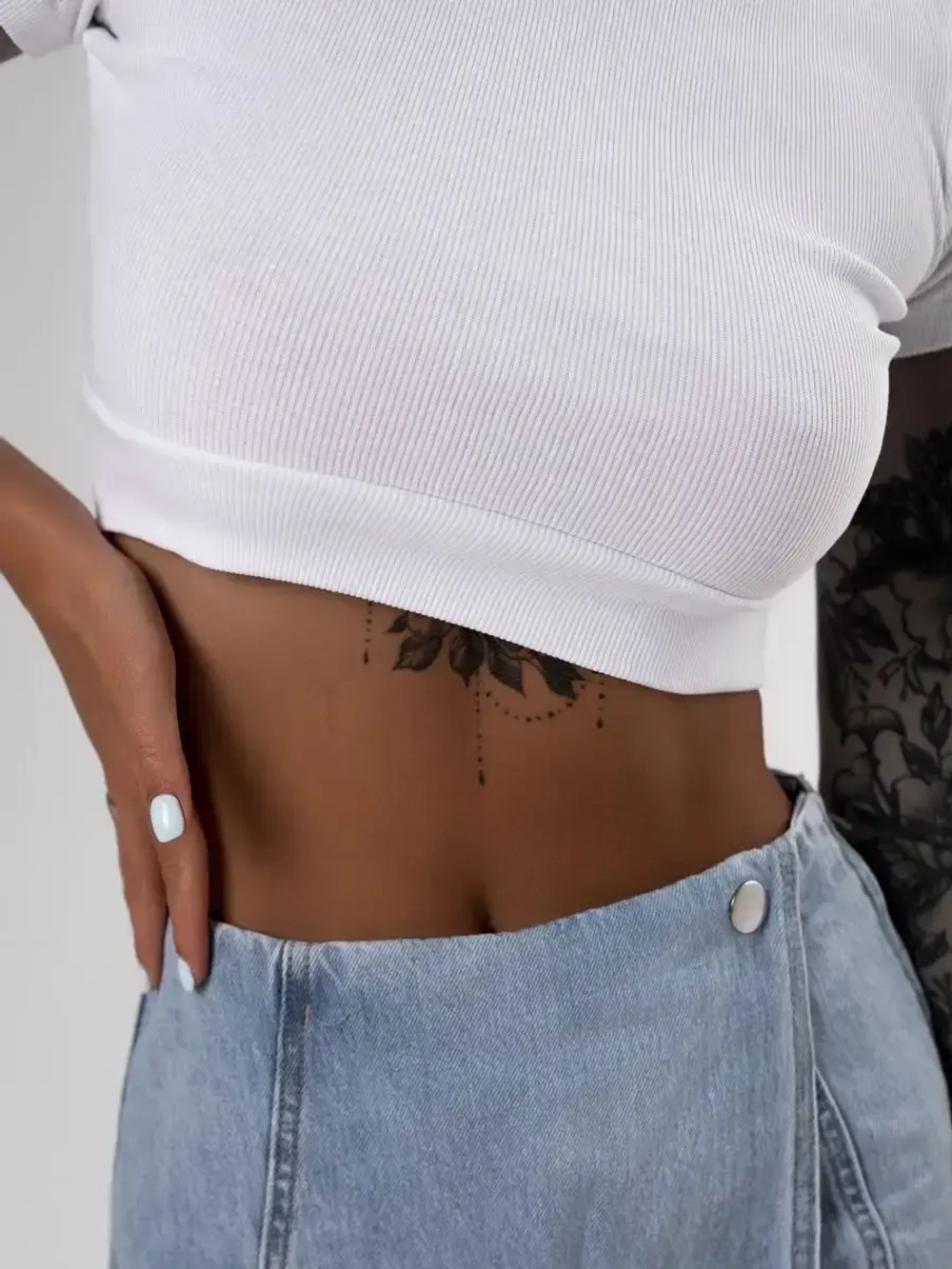 Футболка однотонная в рубчик базовая