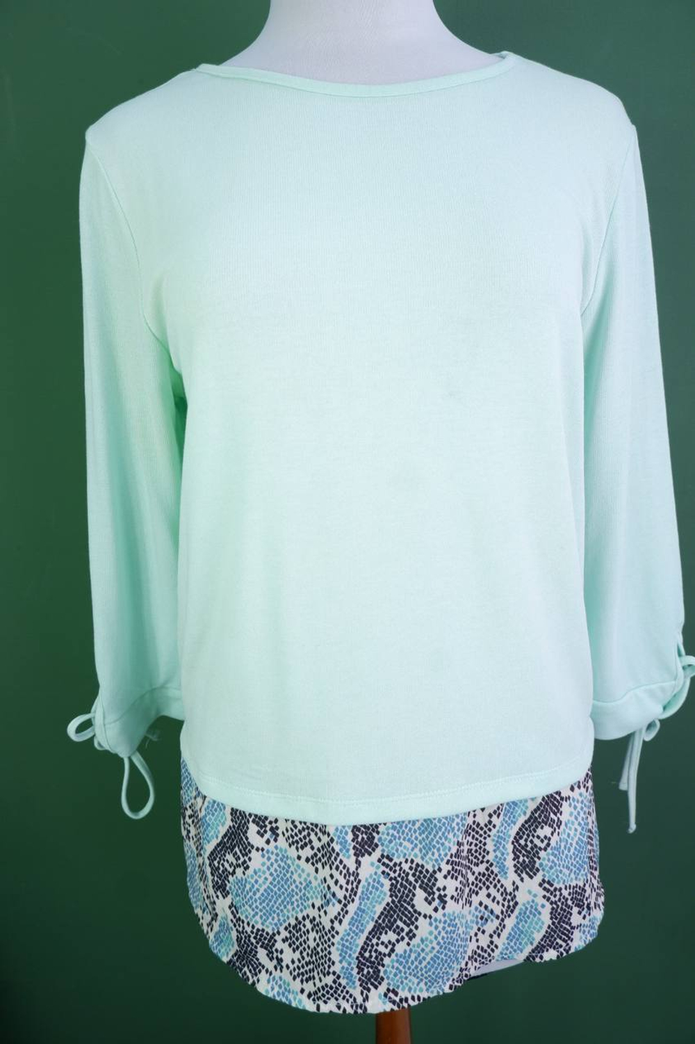 Блузка DeFacto стильная, маркировка XL, визуально на 52 размер