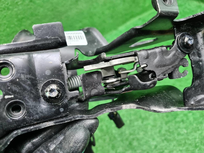 Кронштейн фары левый BMW X5 G05 (2018-н.в.)