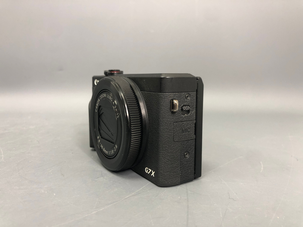 Canon G7X Mark III