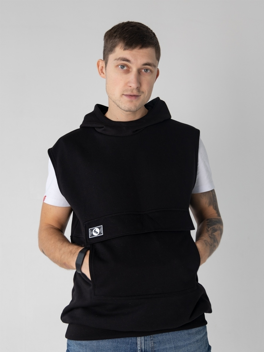 Жилет трикотажный черный Город Горький