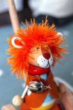 Каталка на палочке "Лев Бонифаций", Вальда