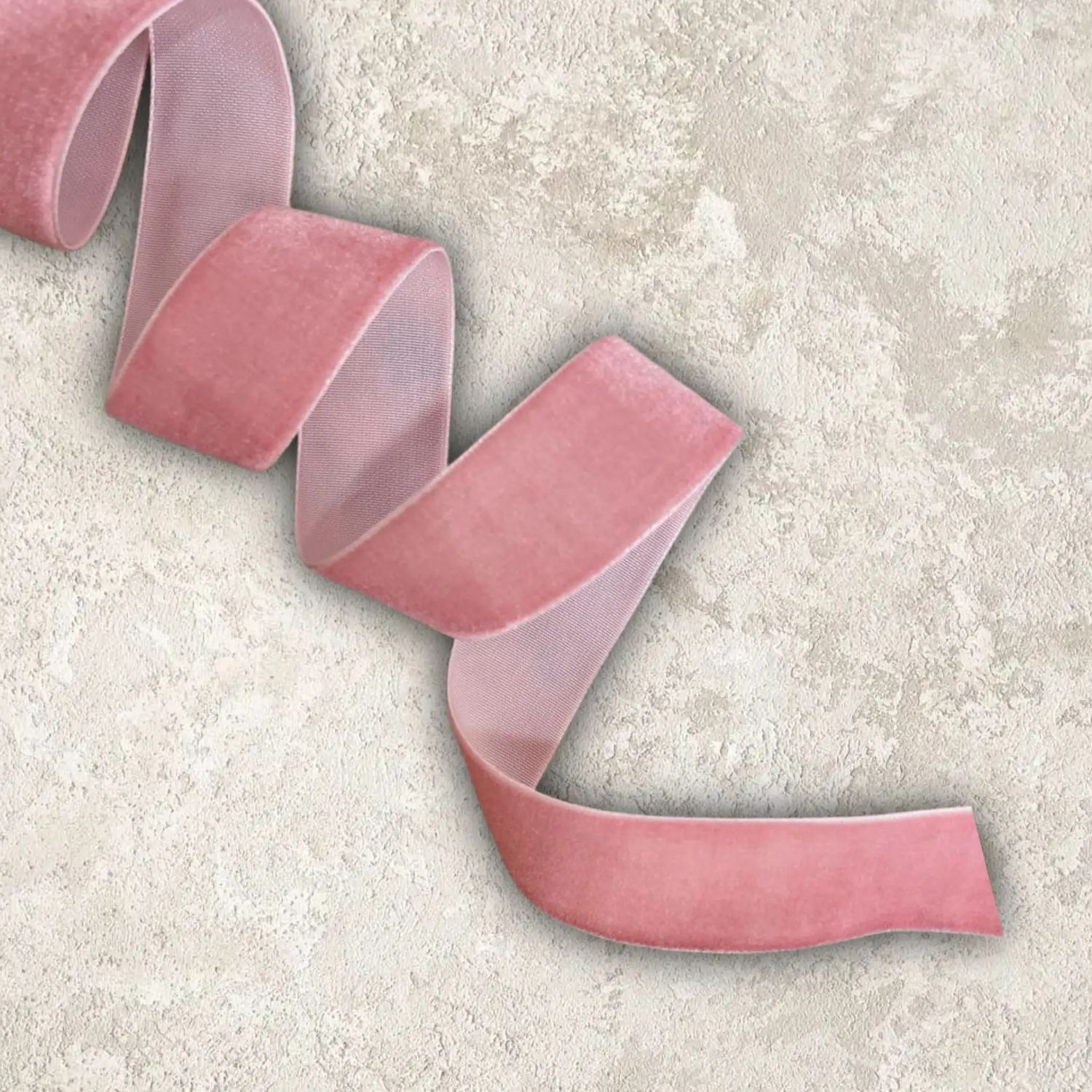 Лента бархатная 2,5 см , цвет пенка (1м)