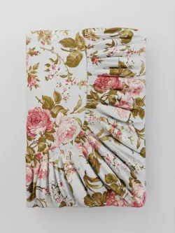 Постельное белье перкаль Сказка "Прохоровская роза (новая)" семейное Наволочка 50х70 см 2 шт Простынь на резинке 160x200 см Пододеяльник 145x215 см 2шт