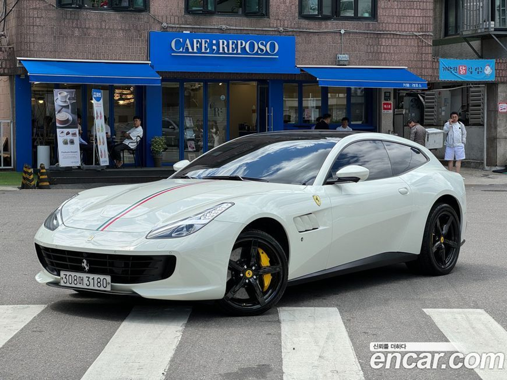 Ferrari GTC4 Lusso T 3.9 V8 (09.2019)