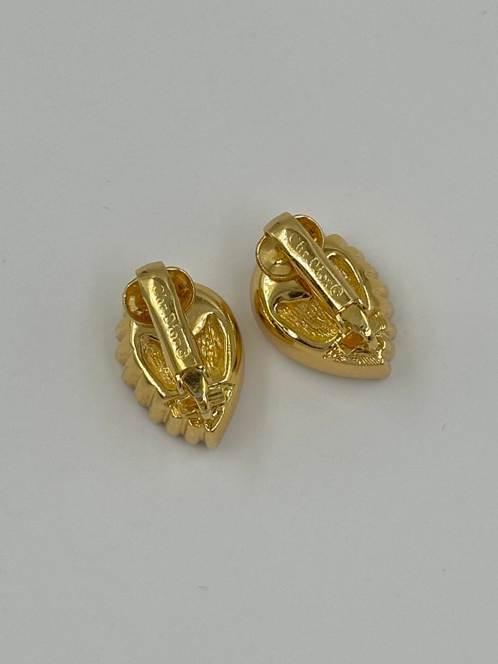 Клипсы с фиолетовыми кристаллами Christian Dior