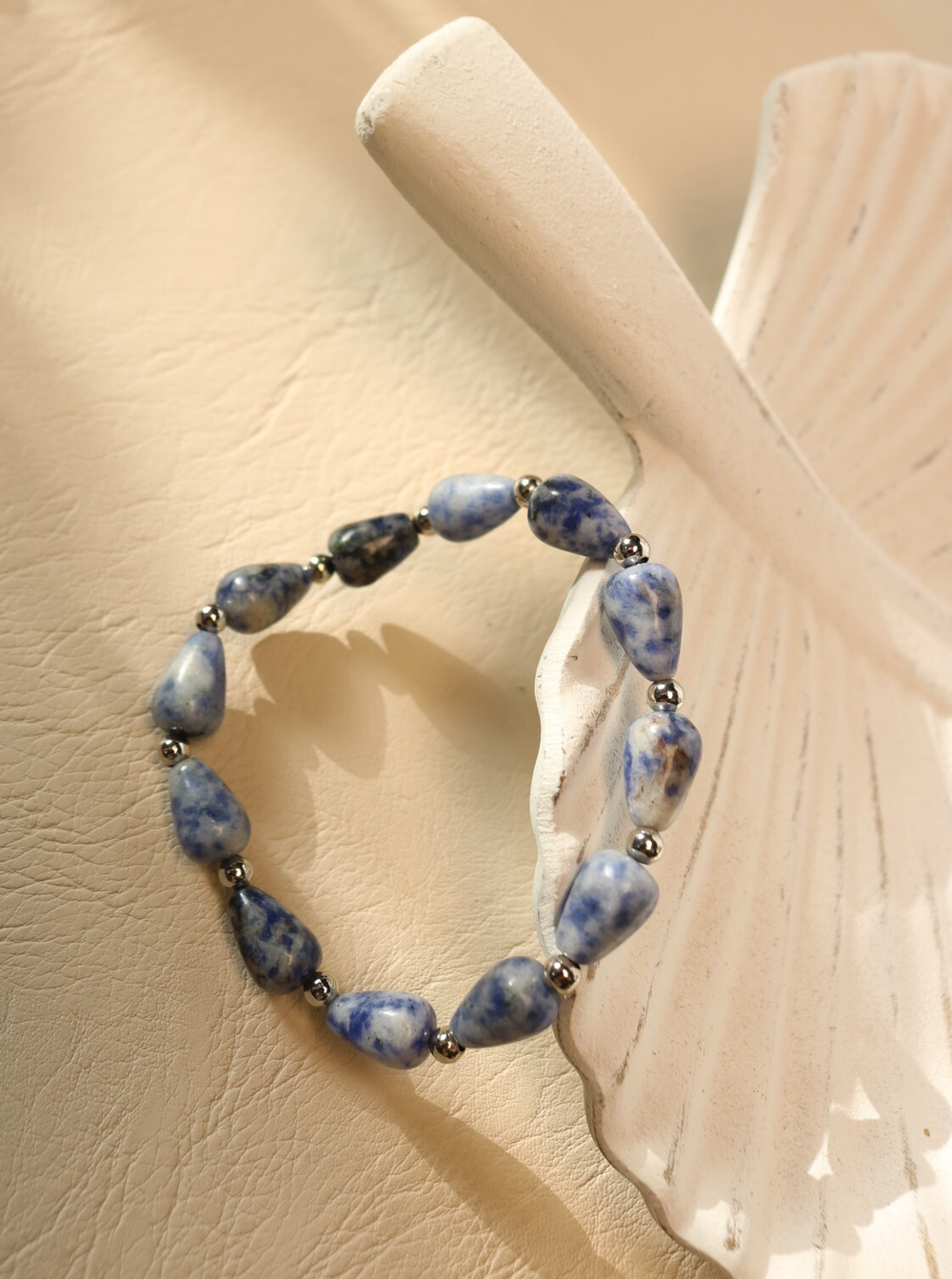 Браслет из содалита "Северная логика"