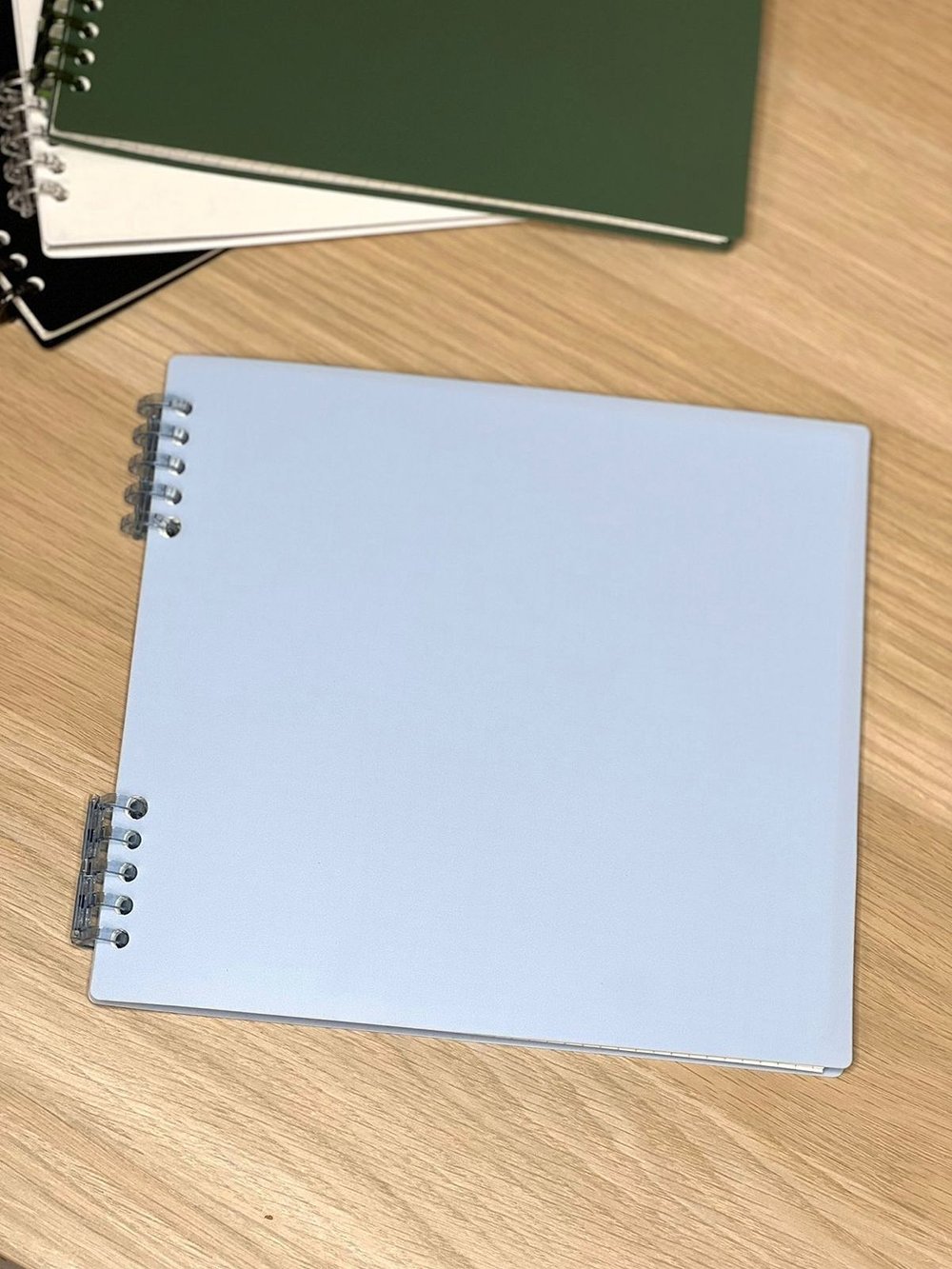 Блокнот квадратный в клетку 60л 195х210 мм голубой (8808-018)