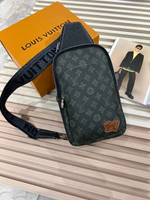 Сумка-слинг Louis Vuitton