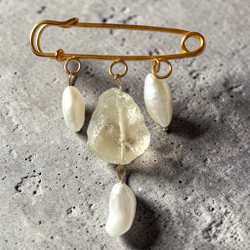 Брошь-булавка. С открытым сердцем. Жемчуг и Цитрин