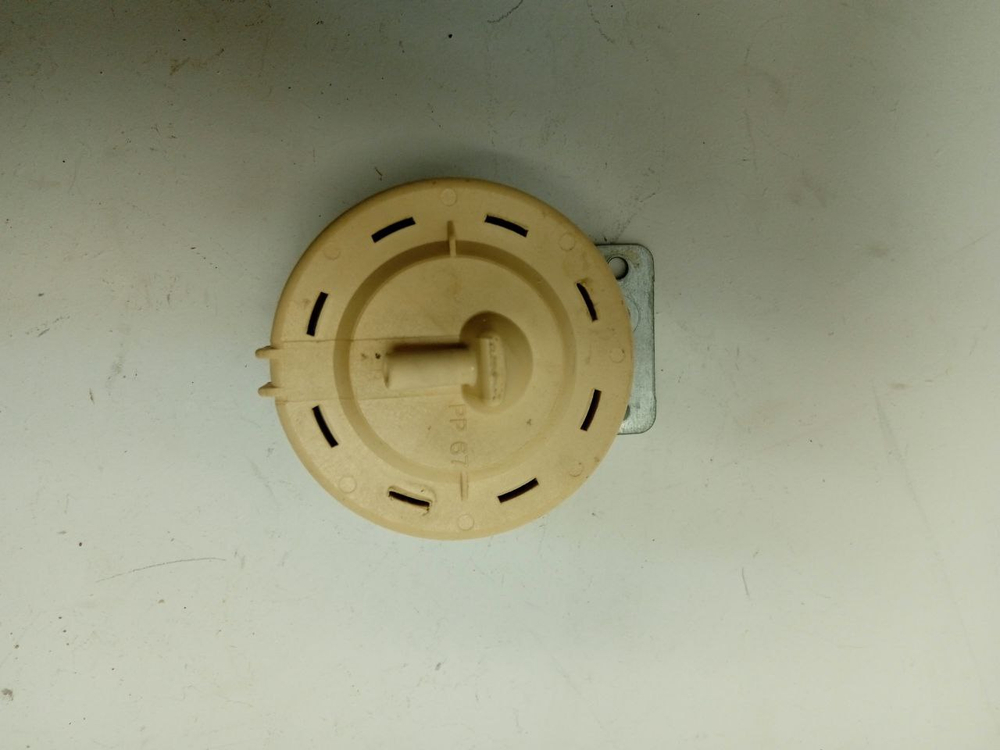 F1058ND кт5 Датчик уровня (прессостат) для стиральной машины LG 6601ER1006M б/у