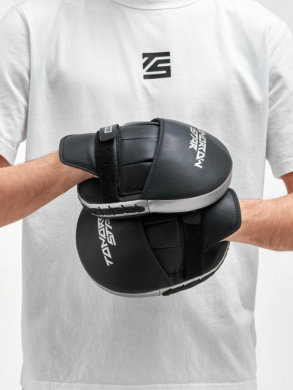 Лапы тренерские Tomorrow Star Master