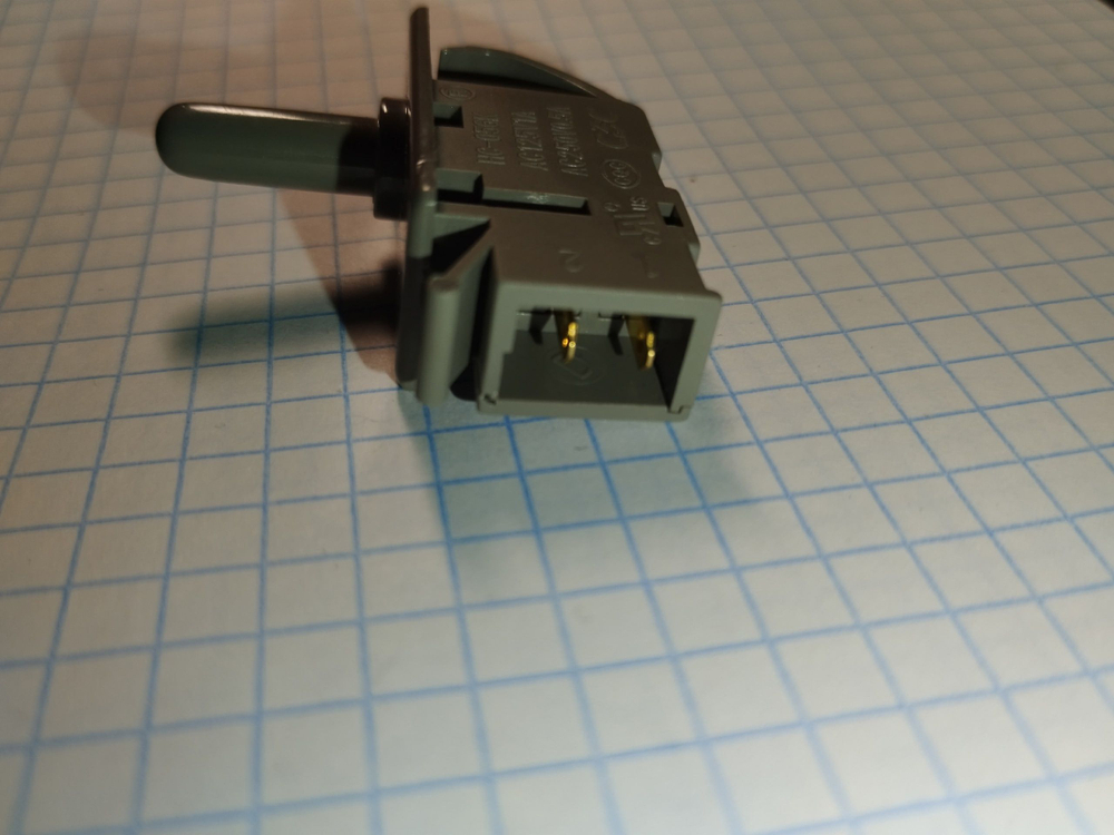 Выключатель света для холодильника самсунг DA34-10138J 2 контакта.