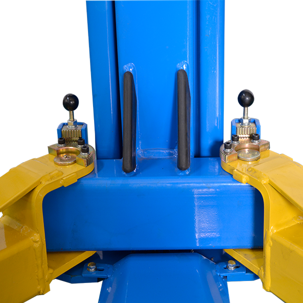 A240XM Двухстоечный электрогидравлический подъемник  4 т. Снятие стопоров с одной колонны