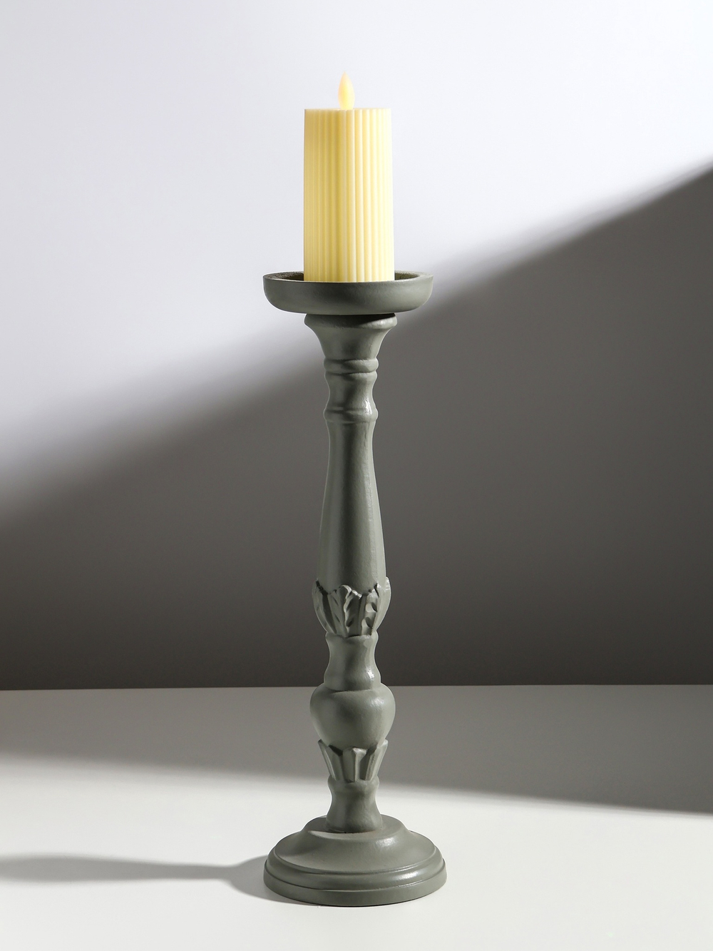 Подсвечник дерево на 1 свечу "Колонна цветочная" серый 10х10х37 см