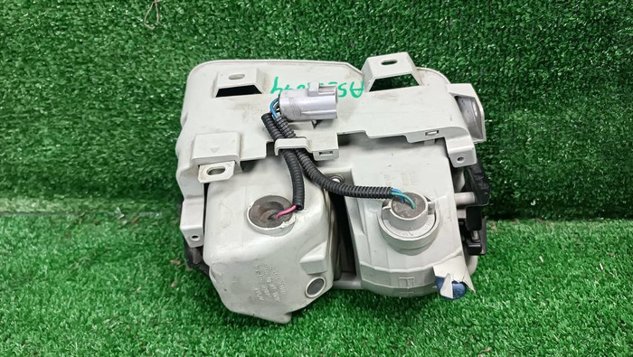 ПТФ правая Toyota Prius ZVW30 (2011-2015) LED