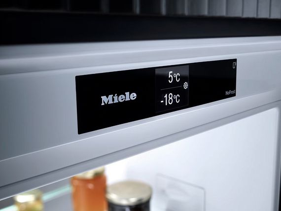 Холодильник Miele KFN 7785 C
