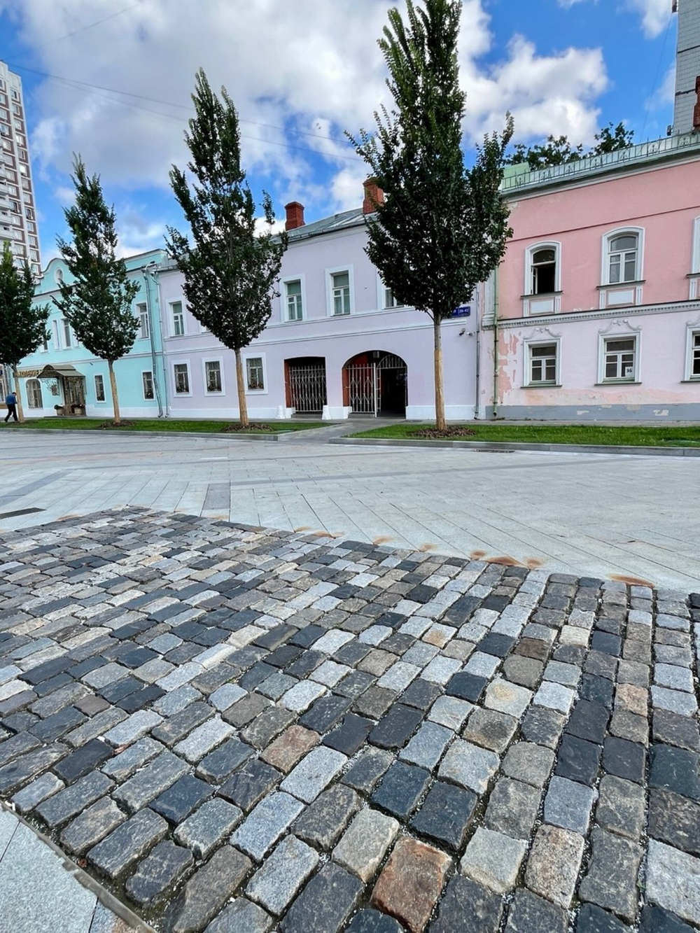 "Школьная улица: экскурсия по старой слободе"- пешеходная групповая экскурсия по Москве.