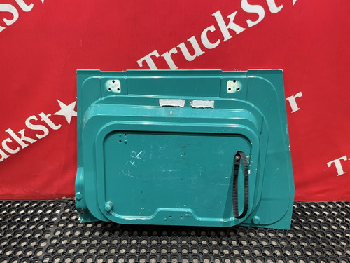 Накладка крышки инструментального ящика правая 2018г.