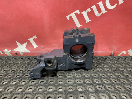 Кронштейн реактивной тяги левый 2019г