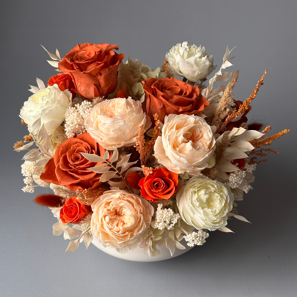 «Мятный чай» - композиция из стабилизированных цветов и сухоцветов.