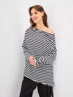 Лонгслив тельняшка оверсайз с вырезом лодочка в полоску