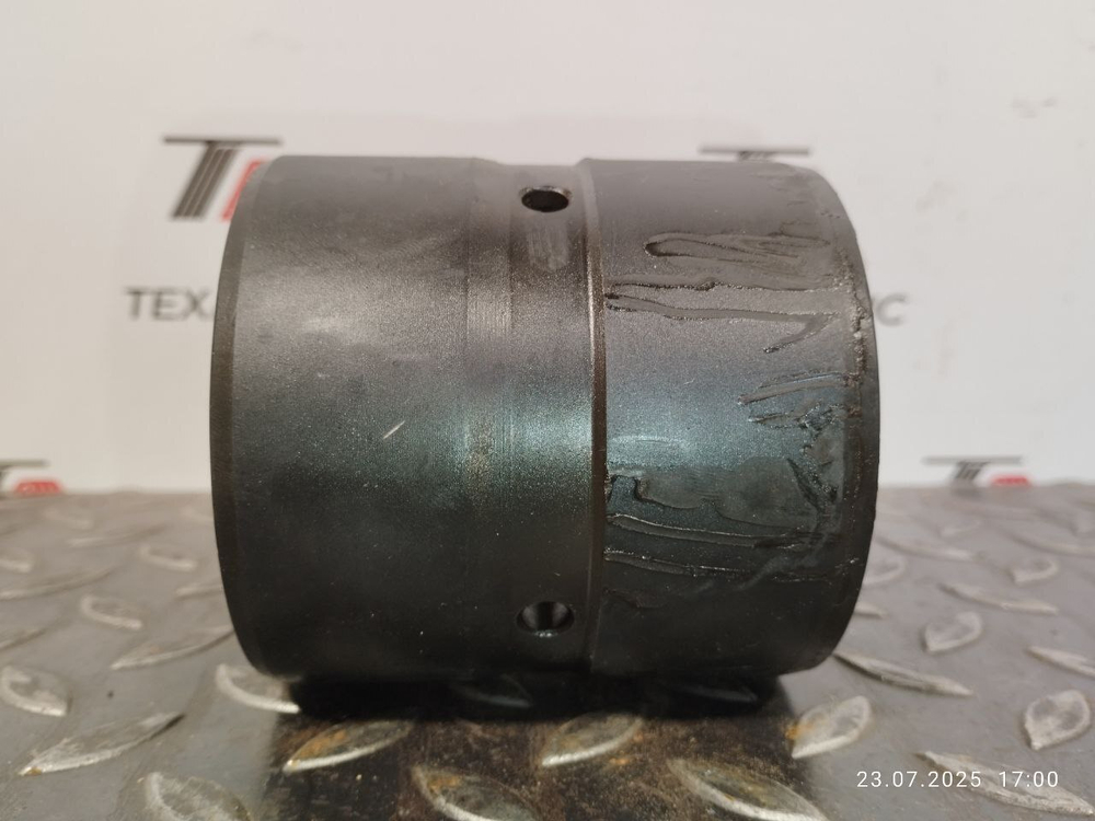 Втулка 61KH-82620