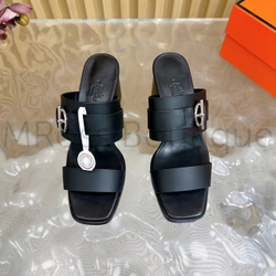 Женские сандалии Hermes Kute в черном цвете