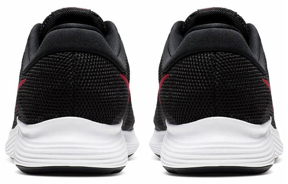Кроссовки Nike Revolution 4