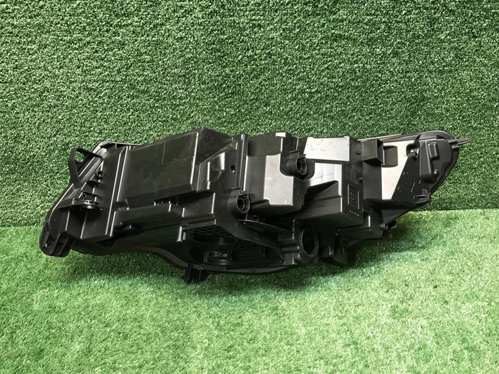 Корпус фары правый LR Discovery Sport (2019-н.в.)