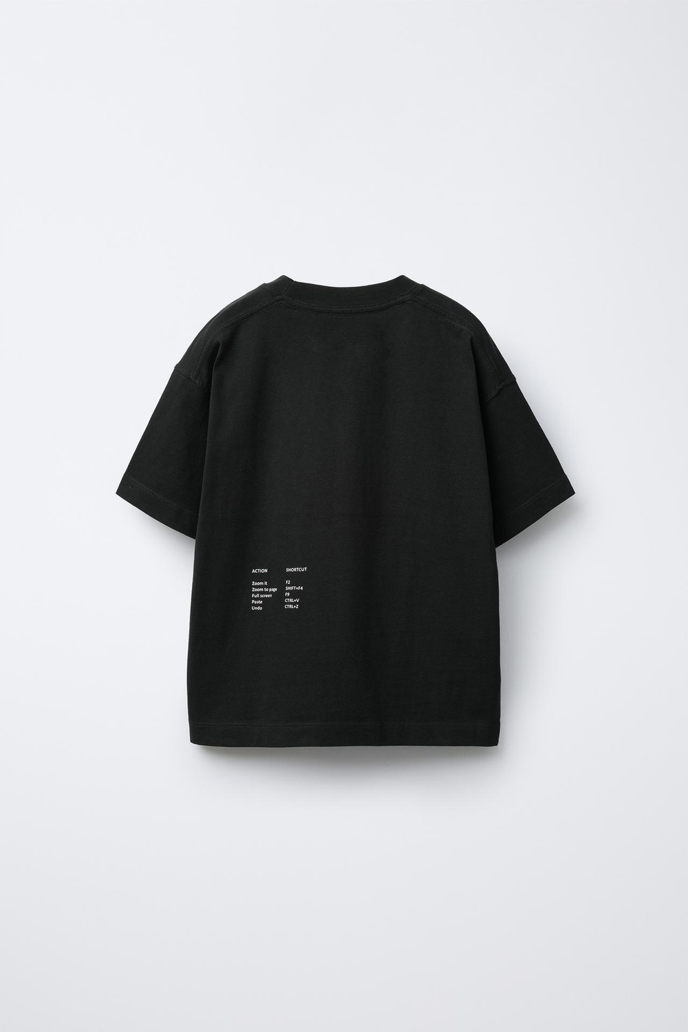 ZARA ФУТБОЛКА ИЗ ПЛОТНОЙ ТКАНИ С ВЫШИТОЙ НАДПИСЬЮ, ЧЕРНЫЙ