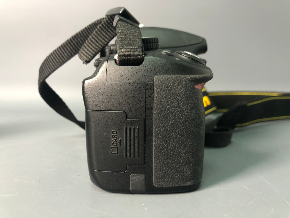 Nikon D3100 kit 18-55 mm