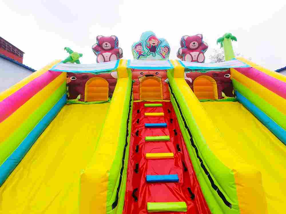 Батут "Мишки и дети", 10*6*5 м