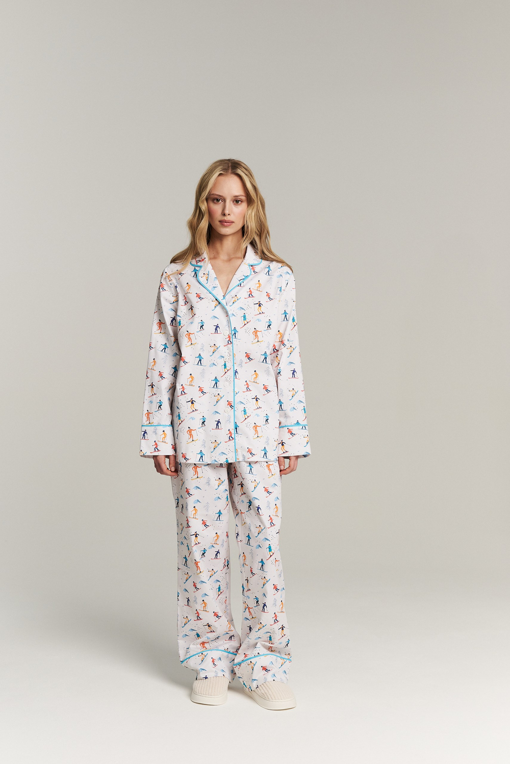 Костюм двойка из сатина с лыжниками - размер S-M