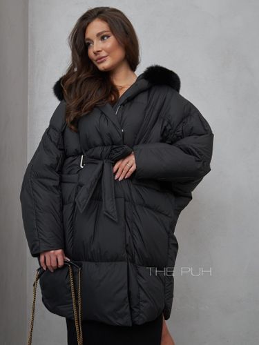 Удлиненный пуховик летучая мышь черного цвета с мехом