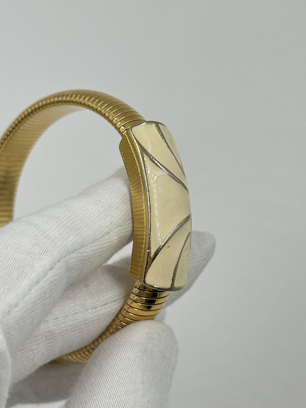 Брслет с кремовой эмалью Trifari