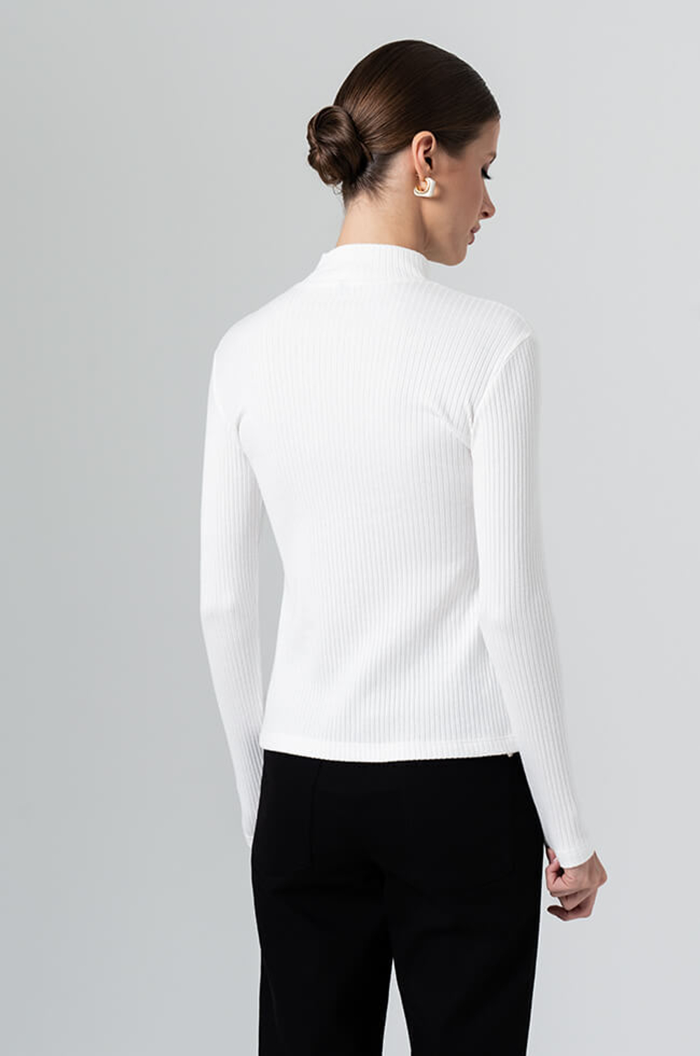 23168 Водолазка женская (молочный)