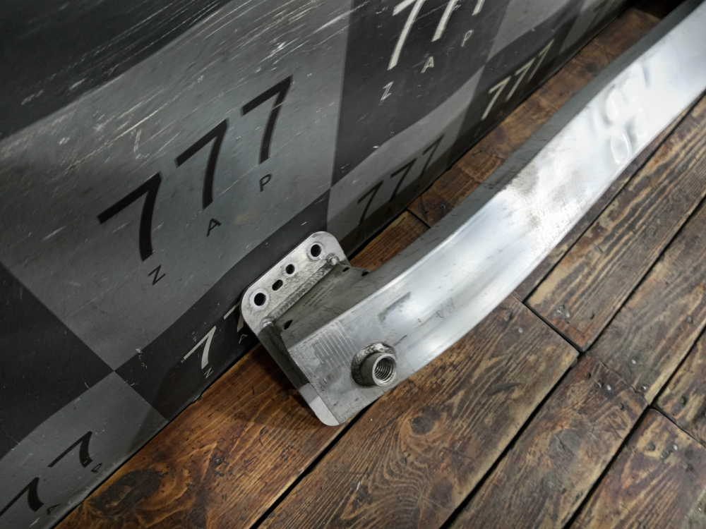 Усилитель переднего бампера Москвич 3 22-нв Б/У Оригинал 2803300U3400