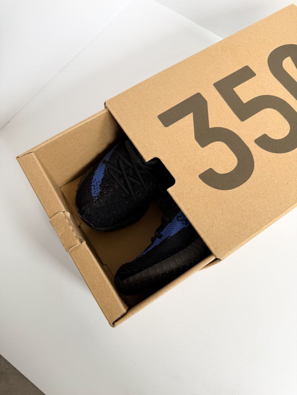 Кроссовки Adidas Yeezy Boost, 22