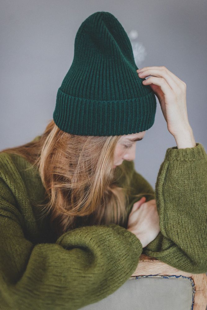 Шапка из кашемира с мериносом серого цвета