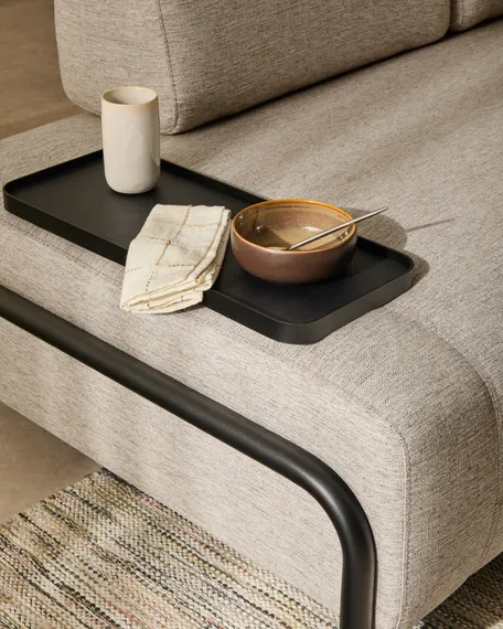 2-местный диван Compo серо-бежевого цвета с малым журнальным столиком и чёрным каркасом