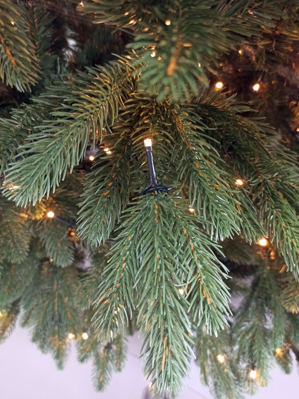 Ель с гирляндой встроенной «Парижанка» (Литая+пвх) от 1,2 м до 3,5 м