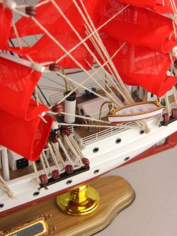 Meteor Lights Модель парусника Secret / Алые Паруса, 52 см