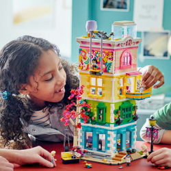 LEGO Friends — Общественный центр Хартлейк 41748