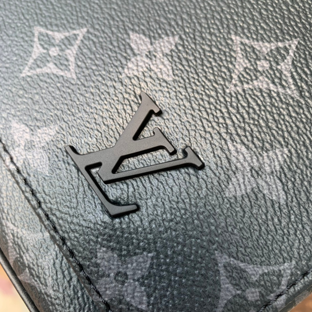 Louis Vuitton District PM Messenger Bag