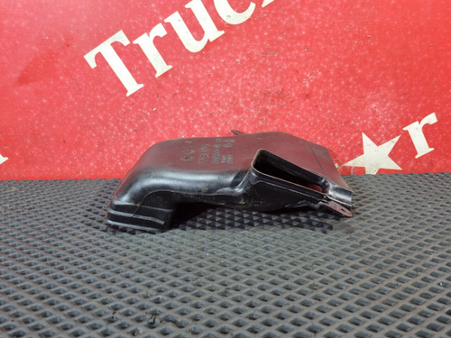 Воздуховод отопителя левый